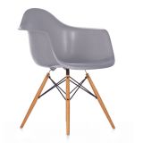 SILLA EAMES CON BRAZOS GRIS